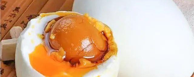 自泡咸鸭蛋的技巧 怎样在家自己腌咸鸭蛋