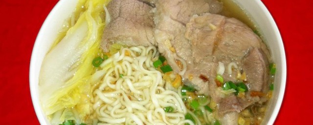 骨汤白菜面条怎样做 骨汤白菜面条的做法简介