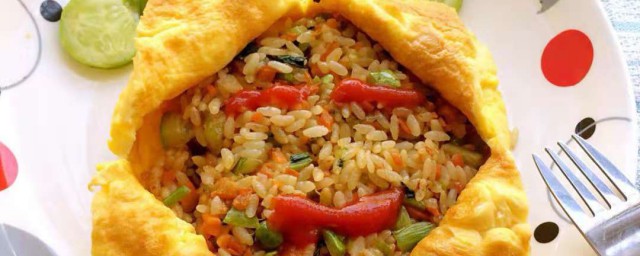 腊肠蛋包饭教程 腊肠蛋包饭怎样做