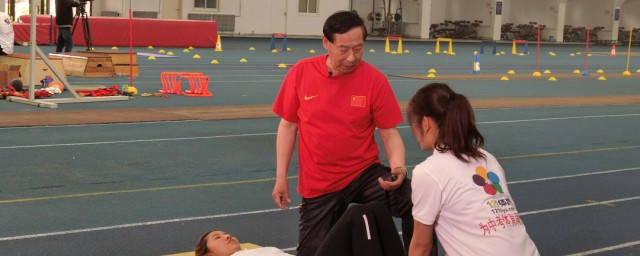 小学坐位体前屈训练技巧 怎样做位体前屈训练