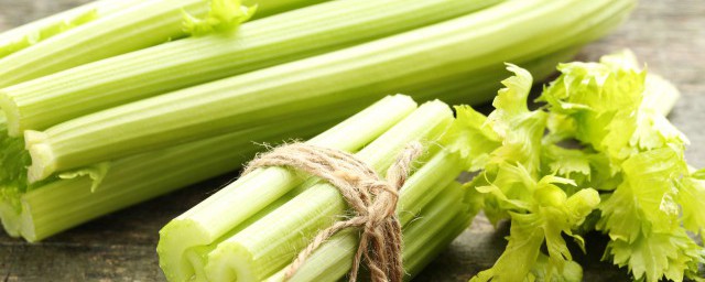 芹菜炒肉怎样做 芹菜炒肉简单做法简介