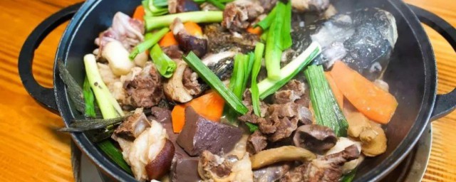 爆焖羔羊肉怎样做 爆焖羔羊肉的做法