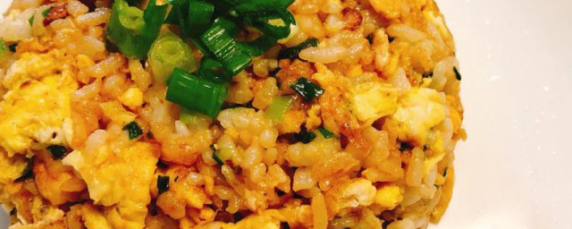 香蒜炒饭制作技巧 怎样制作香蒜炒饭