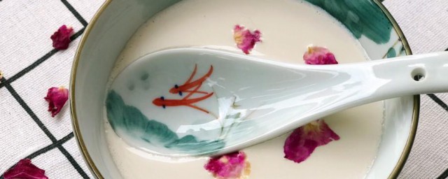 玫瑰姜汁撞奶怎样做 玫瑰姜汁撞奶做法简介
