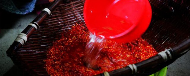辣椒水喷雾剂制造技巧 怎样制作自卫型的辣椒喷雾器