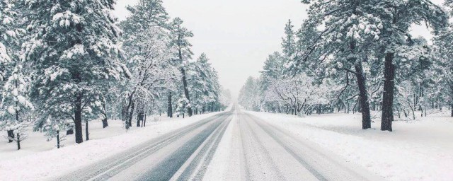 冰雪道路行车驾驶人为什么容易目眩而产生错觉 冰雪道路驾驶人容易目眩而产生错觉原因