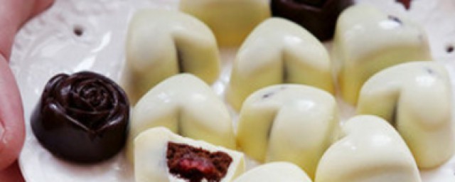 夹心白巧克力怎样做 夹心白巧克力做法简介