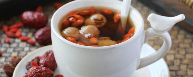 桂圆枸杞红枣茶制作方式 做桂圆枸杞红枣茶步骤