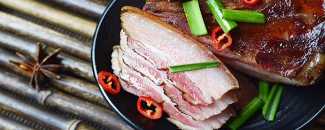 四川正宗腊肉熏制技巧 四川烟熏腊肉怎样熏制