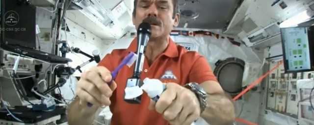 航天员可以怎样刷牙 宇航员在太空怎样刷牙的