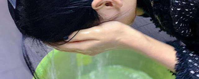 用食盐洗脸的准确办法 怎么用食盐洗脸