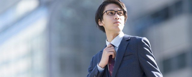 儿子第一次穿西服心情感慨 儿子第一次穿西服怎样发朋友圈