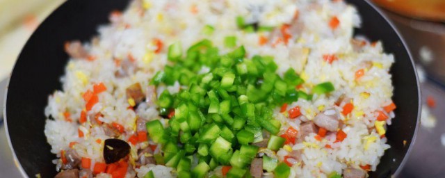 榨菜米饭肉丸怎样做 榨菜米饭肉丸做法