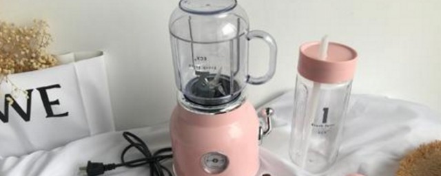 小型榨汁机怎样用 小型榨汁机用法简介