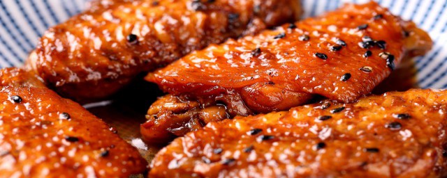 酸辣椒炒鸡翅教程 如何做酸辣椒炒鸡翅