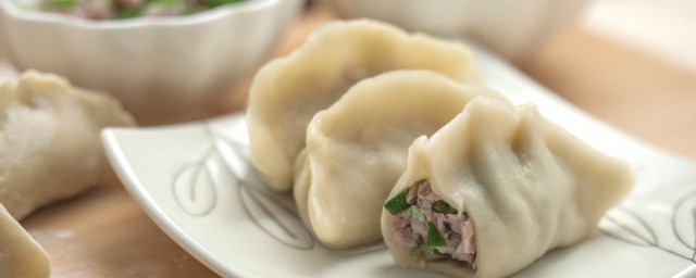 青椒肉水饺制作技巧 好吃的青椒肉馅儿水饺做法