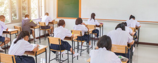 两人同年同月同日生同分同班又同寝是怎样回事 两人同年同月同日生同分同班又同寝的是