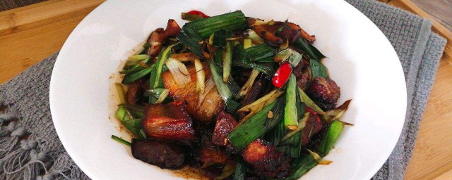 蒜苗五花肉如何做 蒜苗五花肉的做法