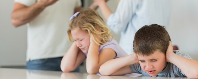 如何准确对待幼儿的负面情绪 对待幼儿负面情绪的正确要领