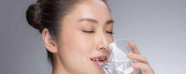 女性如何正确喝水 女性具体该如何准确的喝水