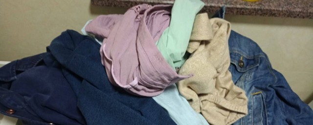 衣服褪色怎样补救 衣服褪色补救技巧如下
