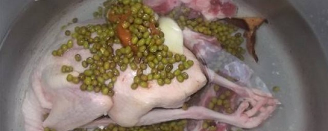 母鸡绿豆汤怎样做 母鸡绿豆汤的做法