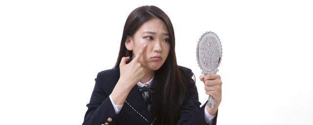 眉间长痘痘怎样调理 眉间长痘痘可以怎样进行改善