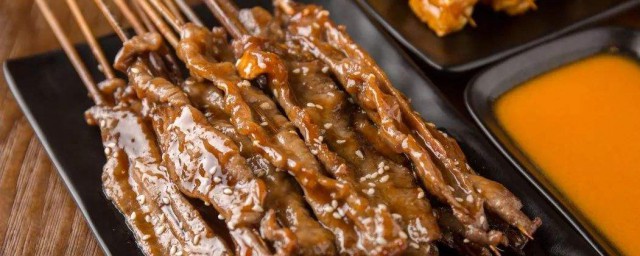 牛肉哪个部位适合烤串 牛肉哪个位置烤串好吃呢
