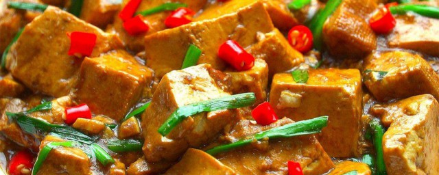油炸酱汁豆腐怎样做 街边炸豆腐酱汁做法