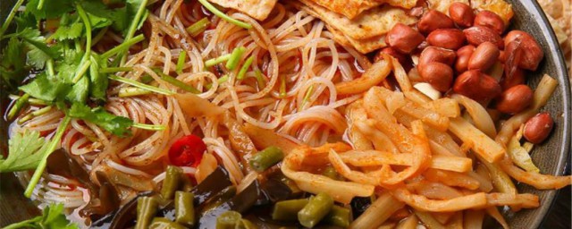 怎样做螺蛳粉 螺蛳粉制作详细次序