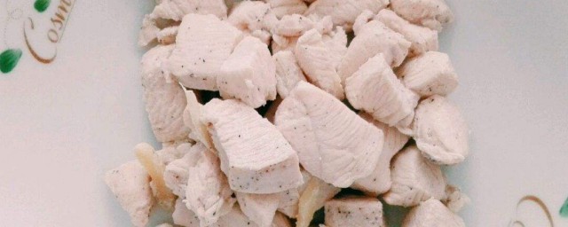 煮鸡肉的简单技巧 简单好吃的水煮鸡肉做法简介