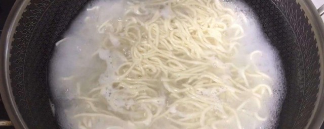 用淀粉怎么做面条 淀粉做的面条的做法