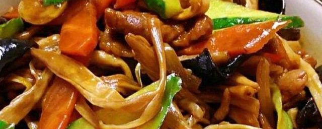 黄花菜烧鸡怎么做 黄花菜烧鸡怎么做