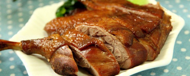 豉油鸭腿怎样做 葱香豉油鸭腿的做法