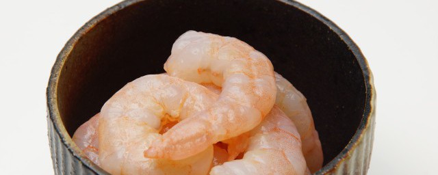 双椒炒虾仁怎样做 制作双椒炒虾仁的技巧