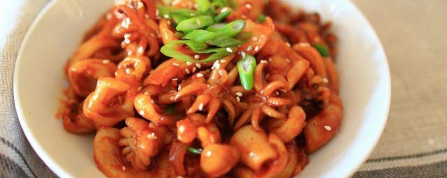 墨鱼仔炒青虾怎样做 虾炒墨鱼仔的做法