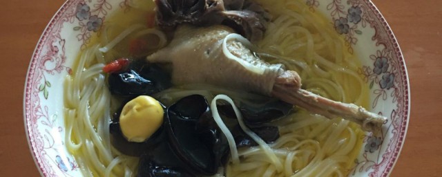 鸡汤煮面条怎样做 鸡汤煮面条的做法