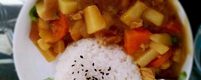 肉碎咖喱饭怎样做 肉碎咖喱饭可以这样做