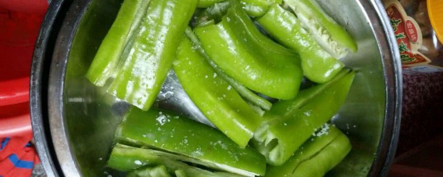 青辣椒怎样腌制好吃 青辣椒腌制技巧