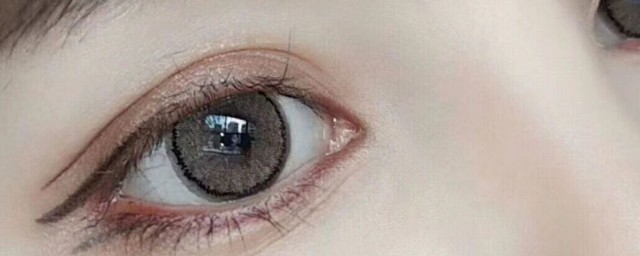 戴美瞳的要领 怎么戴美瞳
