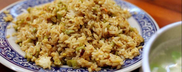 牛肉丝炒饭怎样做 牛肉丝炒饭的做法