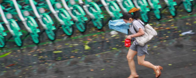 静听雨声的好句子 关于静听雨声的说说