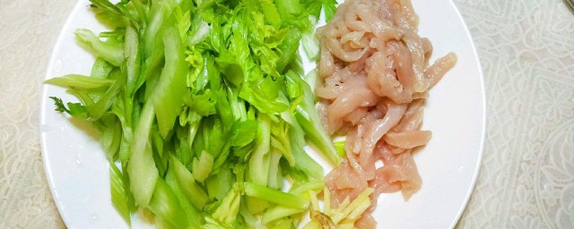 鸡胸肉跟芹菜怎样做 制作的技巧有什么呢