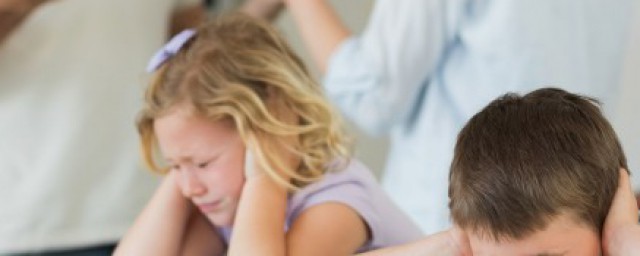 孩子哭闹怎样管教 孩子哭闹的管教技巧