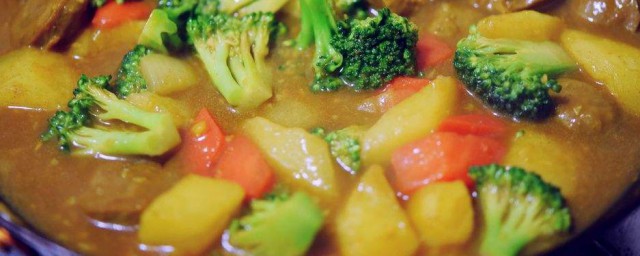 土豆炖西兰花怎样做 土豆炖西兰花做法简介