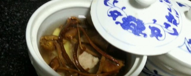 怎么做茶树菇炖排骨猪蹄 茶树菇炖排骨猪蹄的烹饪方法