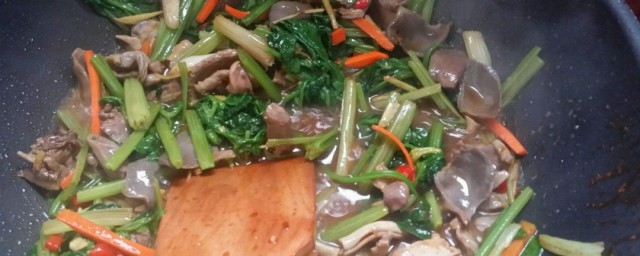 鸡杂炒芹菜教程 具体的制作次序有什么