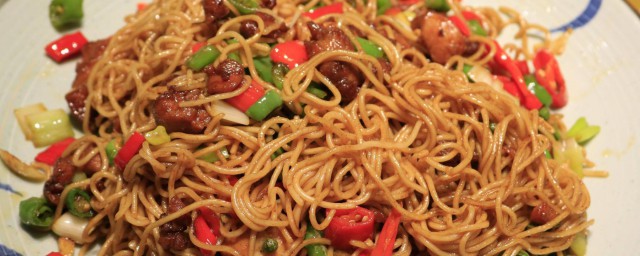 鸡块拌面怎样做 鸡块拌面的做法