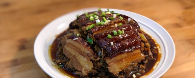 菊花扣肉怎样做 菊花扣肉做法如下