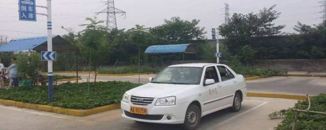 科二挂倒挡的技巧 科二挂倒挡的技巧分享